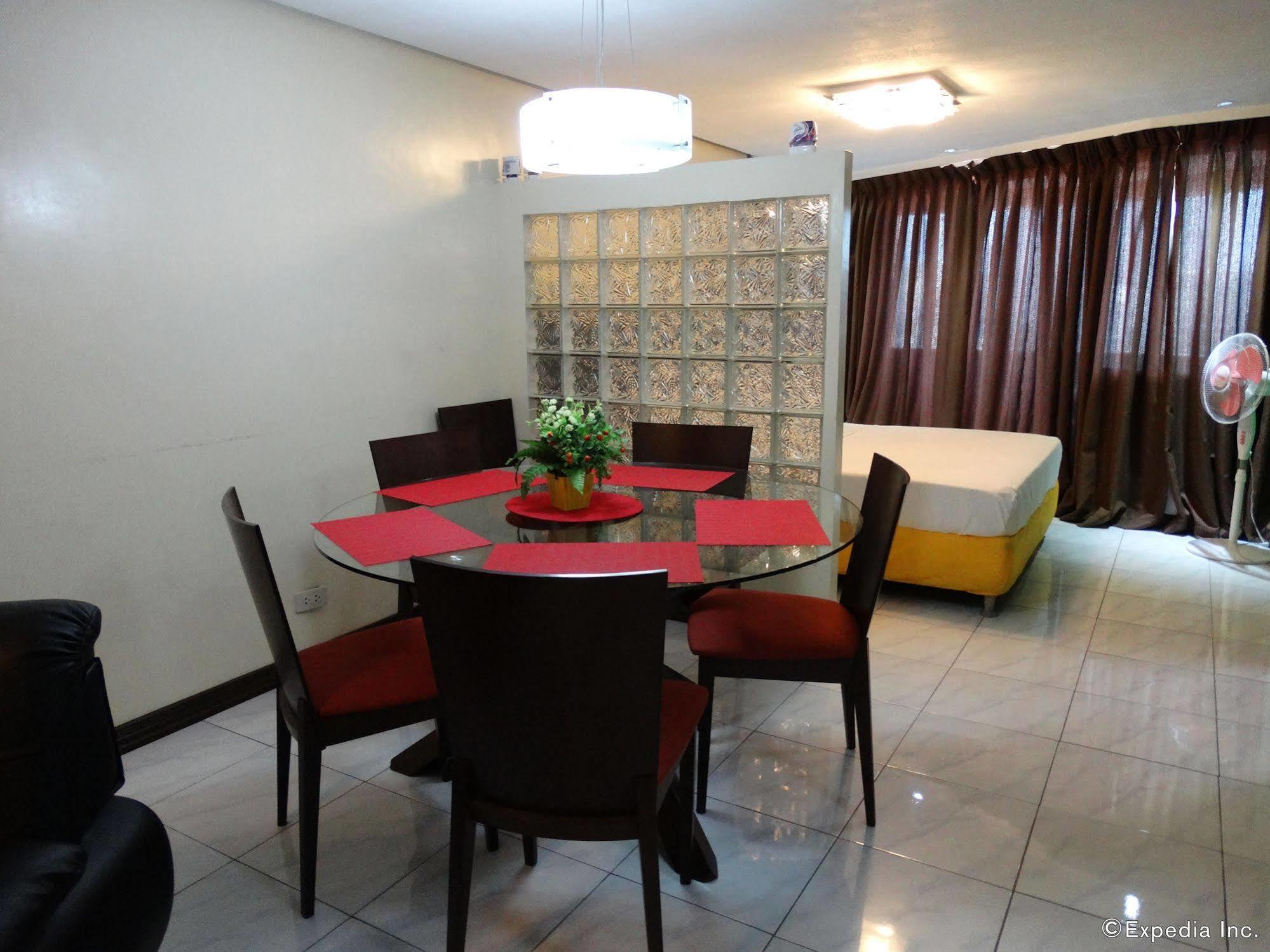 Manila Bay Serviced Apartments Exterior photo