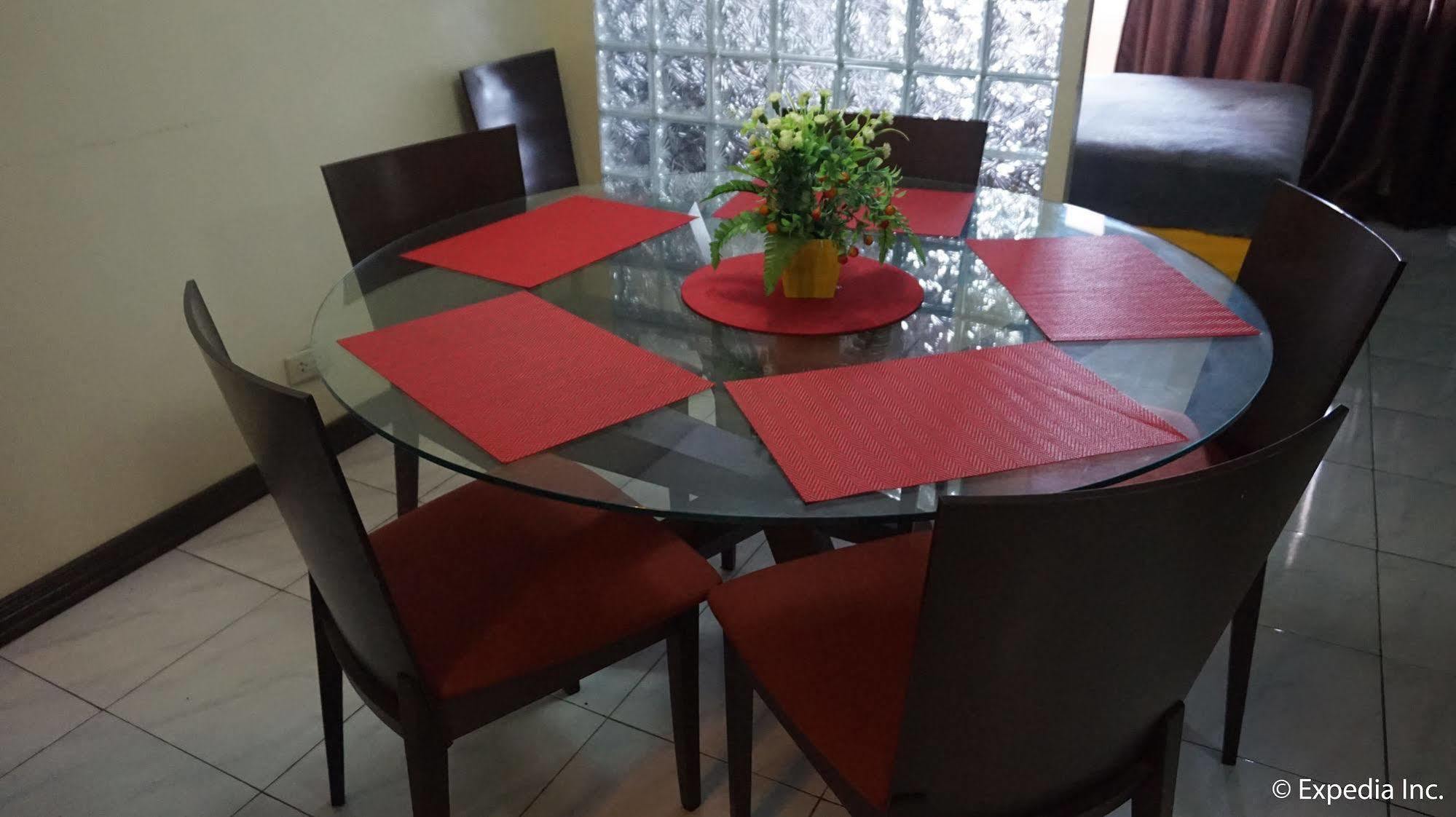Manila Bay Serviced Apartments Exterior photo